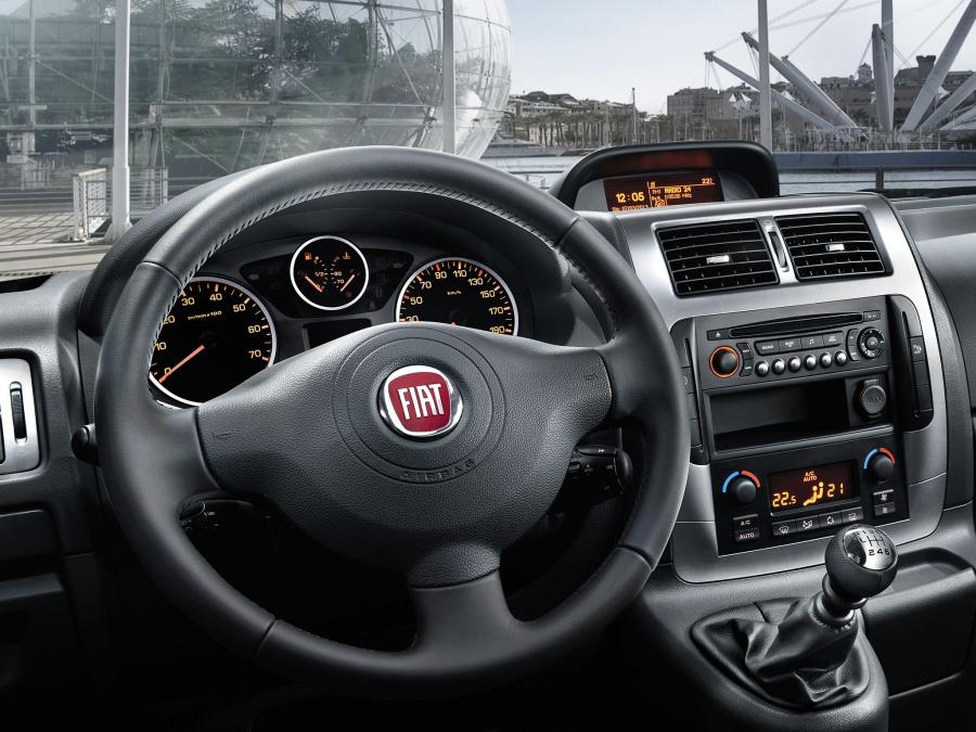  Fiat Scudo Panorama 2013 года  (фото 2 из 4)